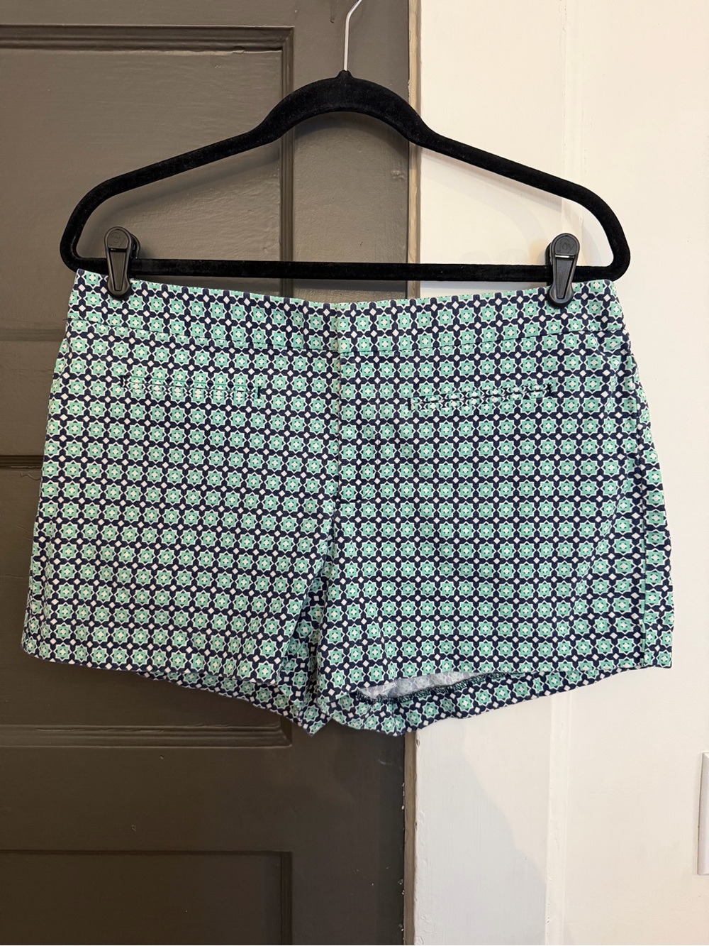 Gap patterned shorts